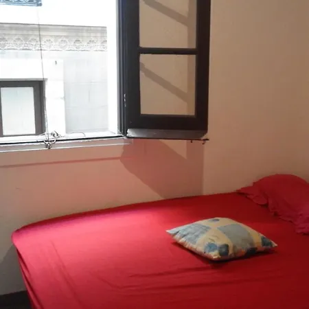 Placa Cataluna Homestay Barcelona